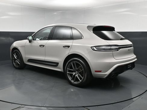 Certified 2025 Porsche Macan Turbo AWD/4WD image 3