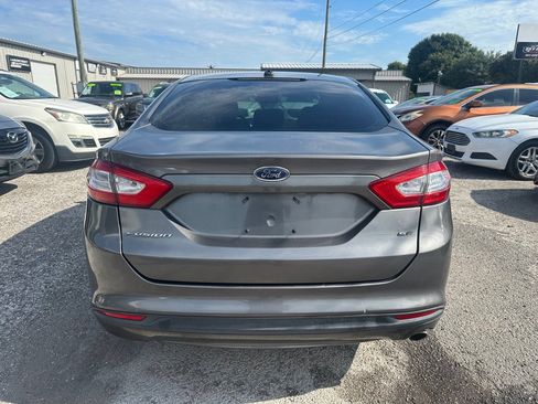 Used 2013 Ford Fusion SE FWD image 5