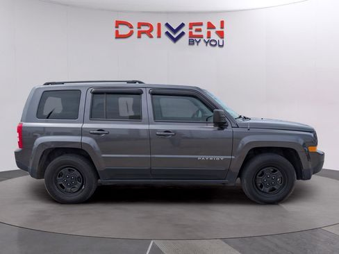 Used 2016 Jeep Patriot Sport w/ Power Value Group image 6