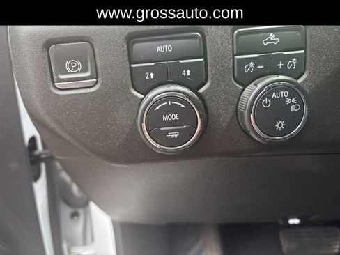 Used 2023 Chevrolet Silverado 1500 LT AWD/4WD image 15