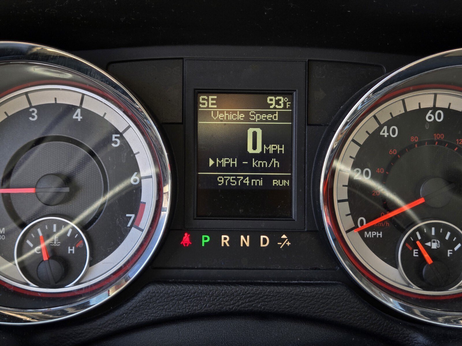 Used 2016 Dodge Grand Caravan SXT w/ UConnect Hands-Free Group FWD image 17