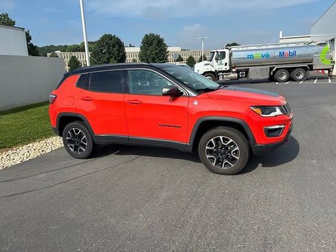 Used 2019 Jeep Compass Trailhawk w/ Leather Interior Group AWD/4WD image 4