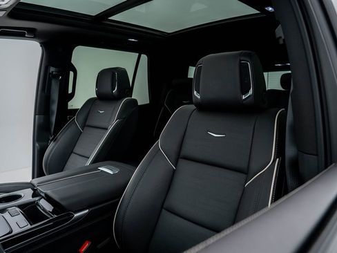 Used 2025 Cadillac Escalade Sport w/ Touring Package image 18