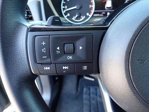 Used 2022 Nissan Rogue SV AWD/4WD image 14