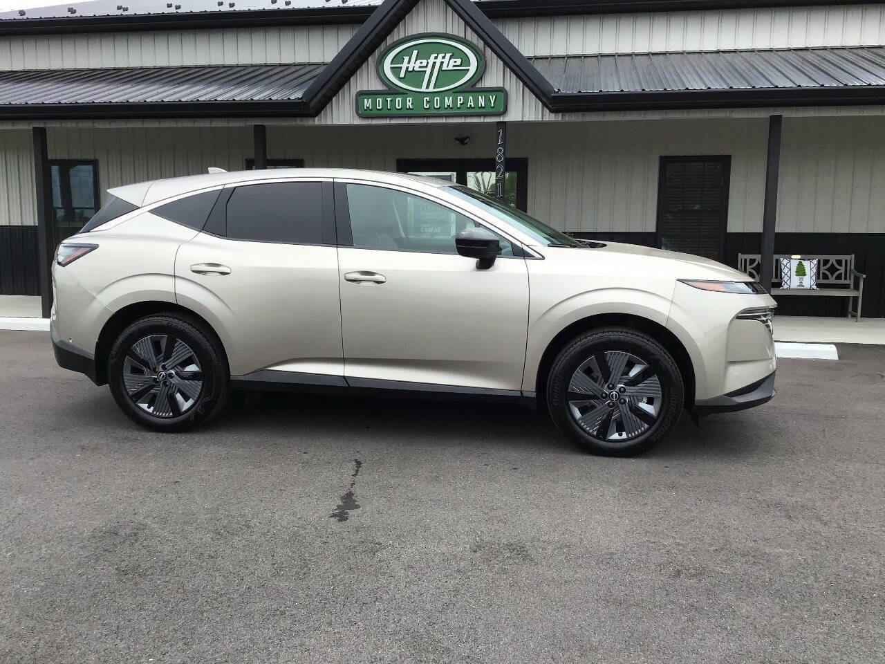 Used 2025 Nissan Murano SL AWD/4WD image 1