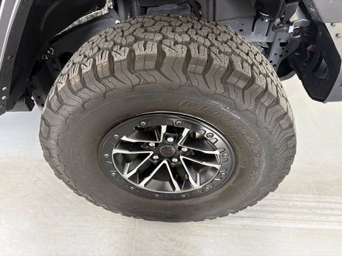 Used 2024 Jeep Wrangler Unlimited Rubicon AWD/4WD image 11