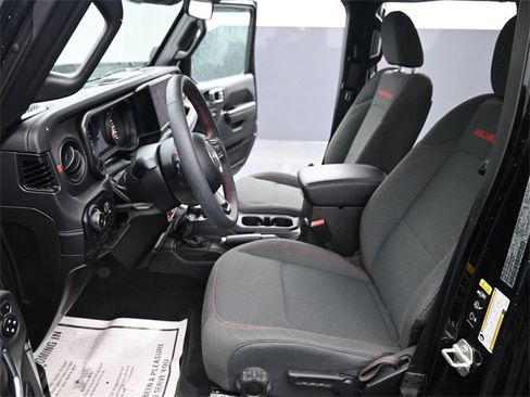 Used 2024 Jeep Wrangler Unlimited Rubicon image 11