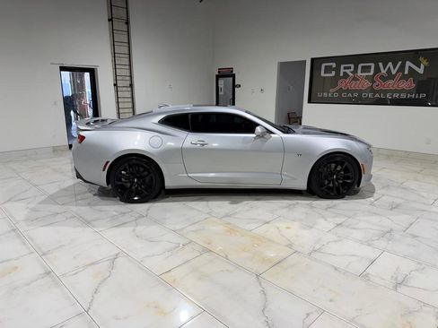Used 2018 Chevrolet Camaro SS image 8