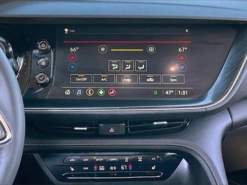 Used 2023 Buick Envision Essence image 9
