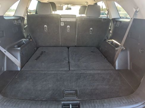 Used 2018 Kia Sorento LX image 11