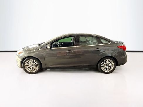 Used 2017 Ford Focus Titanium w/ Titanium Technology Package image 9