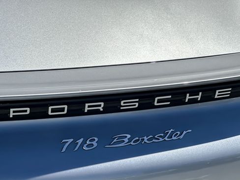 Used 2019 Porsche 718 Boxster RWD image 22