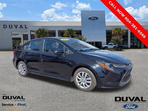 Used 2025 Toyota Corolla LE image 1