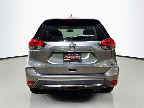 Used 2017 Nissan Rogue S image 8