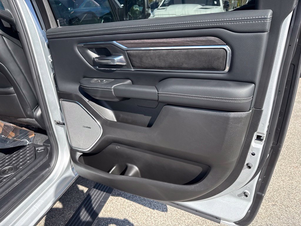 New 2027 RAM 1500 Laramie w/ Night Edition AWD/4WD image 27