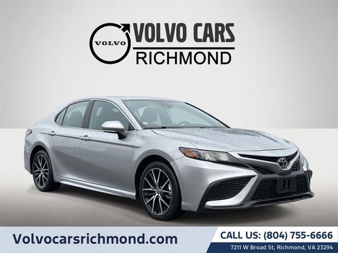 Used 2024 Toyota Camry SE image 1