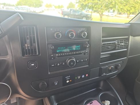 Used 2019 Chevrolet Express 3500 LS RWD image 20