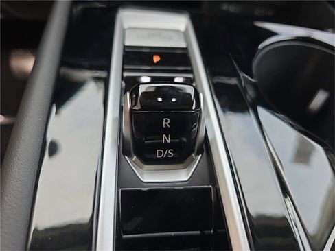 New 2026 Volkswagen Atlas SE image 22