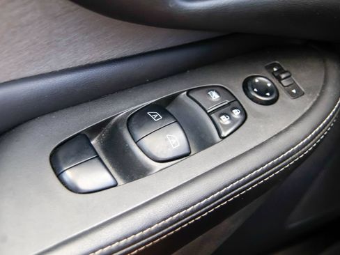 Used 2024 Nissan Murano SV FWD image 16