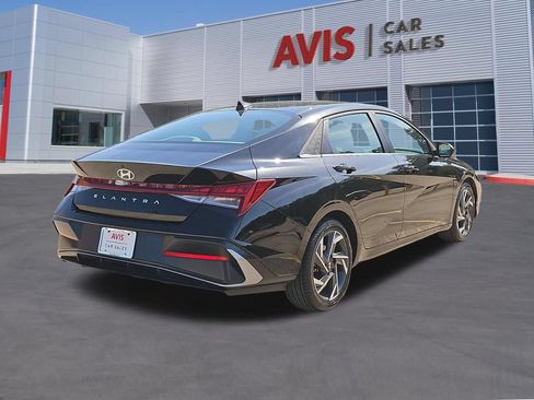 Used 2025 Hyundai Elantra SEL FWD image 6