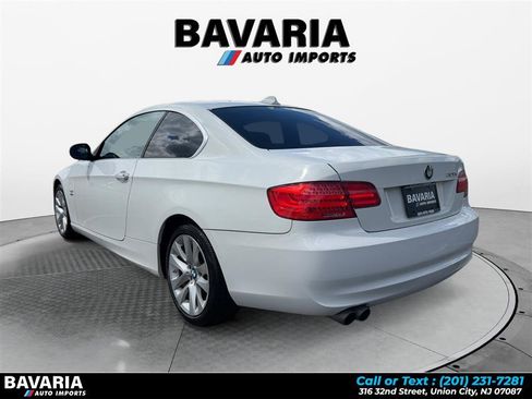 Used 2011 BMW 328i xDrive Coupe AWD/4WD image 3