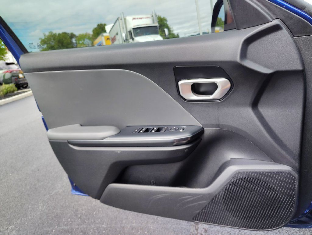 Certified 2025 Kia K4 FWD image 17