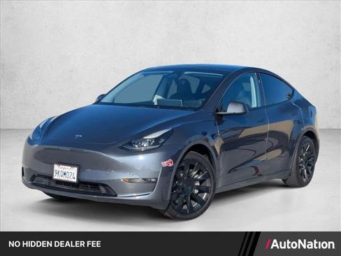 Used 2023 Tesla Model Y Long Range AWD/4WD image 1