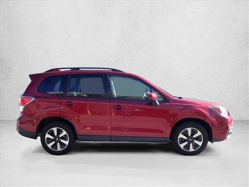 Used 2018 Subaru Forester 2.5i Premium AWD/4WD image 9