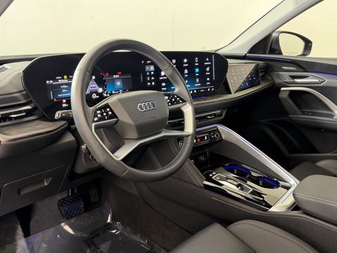 Certified 2025 Audi Q5 Prestige AWD/4WD image 4