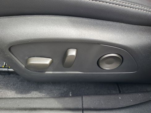 Used 2024 Chevrolet Equinox EV RS FWD image 15