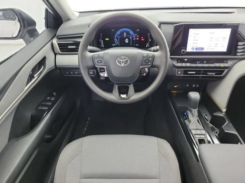 Used 2025 Toyota Camry LE w/ Convenience Package FWD image 18