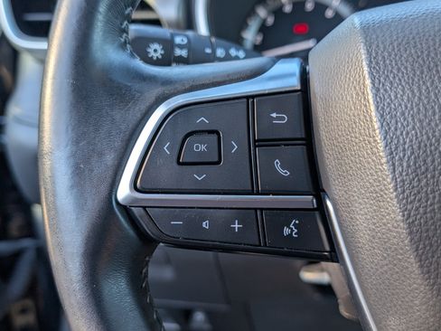 Used 2020 Toyota Highlander XLE image 22