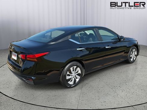 Used 2024 Nissan Altima 2.5 S FWD image 6