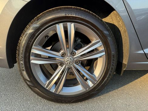 Used 2019 Volkswagen Jetta R-Line w/ R-Line Cold Weather Package FWD image 37