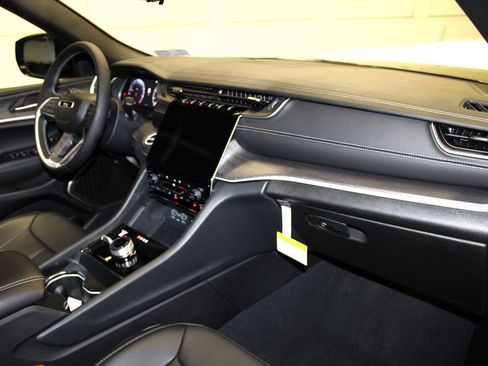 New 2025 Jeep Grand Cherokee Limited w/ Luxury Tech Group II image 29