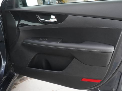 Used 2024 Kia Forte GT-Line w/ GT-Line Premium Package FWD image 9