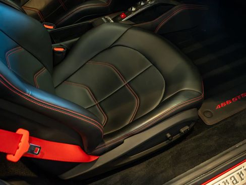 Used 2019 Ferrari 488 GTB RWD image 20