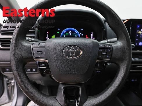 Used 2025 Toyota Camry LE FWD image 10