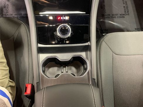 Used 2025 Jeep Grand Cherokee Laredo image 15