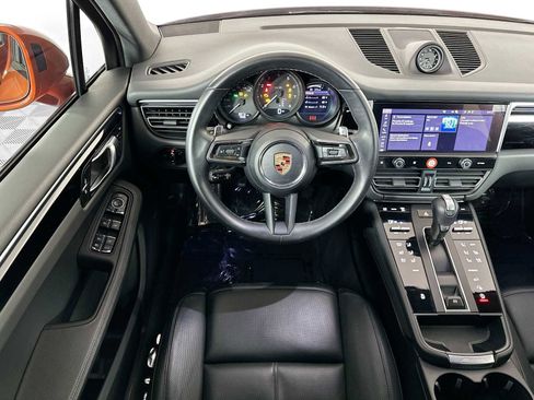 Used 2024 Porsche Macan image 22