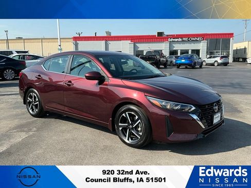 Used 2025 Nissan Sentra SV FWD image 2