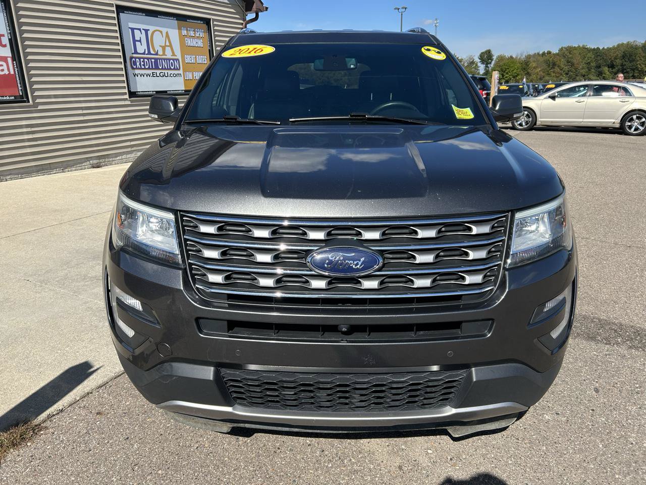 Used 2016 Ford Explorer Limited w/ Equipment Group 301A AWD/4WD image 2