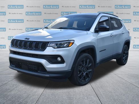 Used 2026 Jeep Compass Latitude AWD/4WD image 10