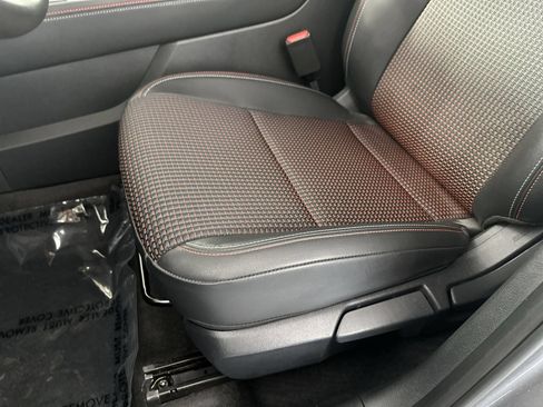 Used 2025 Nissan Kicks SR FWD image 12