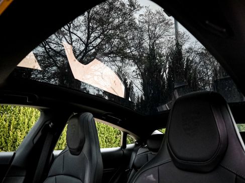 Used 2023 Porsche Taycan 4S image 28