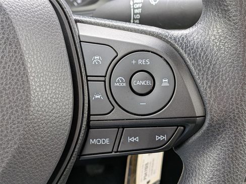 Used 2025 Toyota Corolla LE image 24