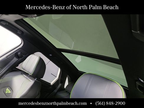 Used 2025 Bentley Bentayga image 12