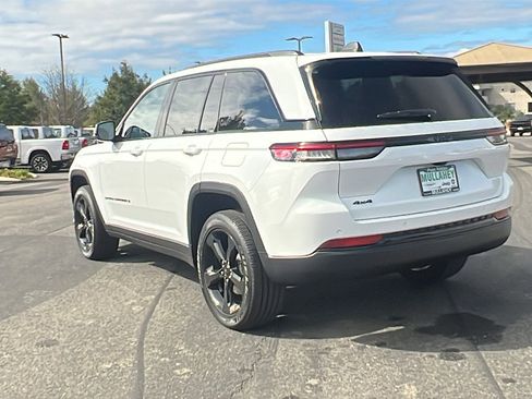 New 2025 Jeep Grand Cherokee Altitude image 5