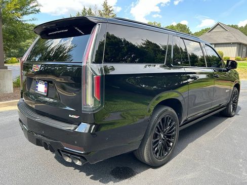 Used 2024 Cadillac Escalade ESV V w/ LPO, Floor Liner Package AWD/4WD image 25