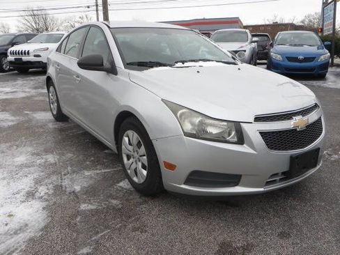 Used 2012 Chevrolet Cruze LS image 1